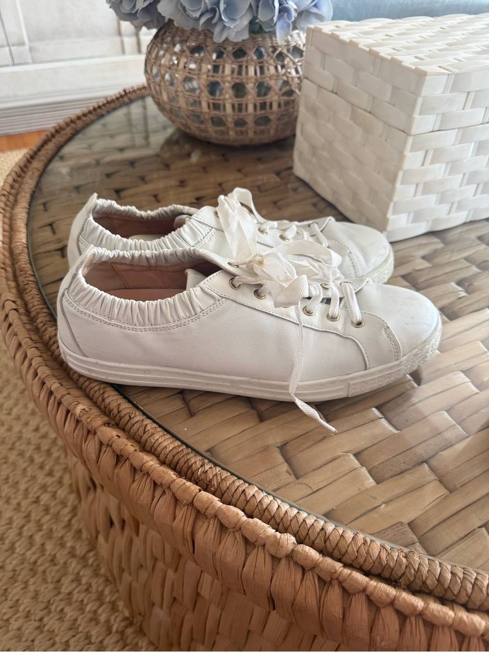 Agl White Elastic-Collar Lace-Up Sneakers